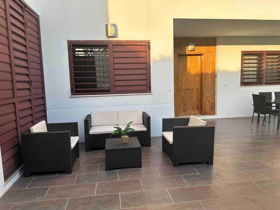 Modern 5-Bedroom Villa With Pool Montequinto Zewnętrze zdjęcie