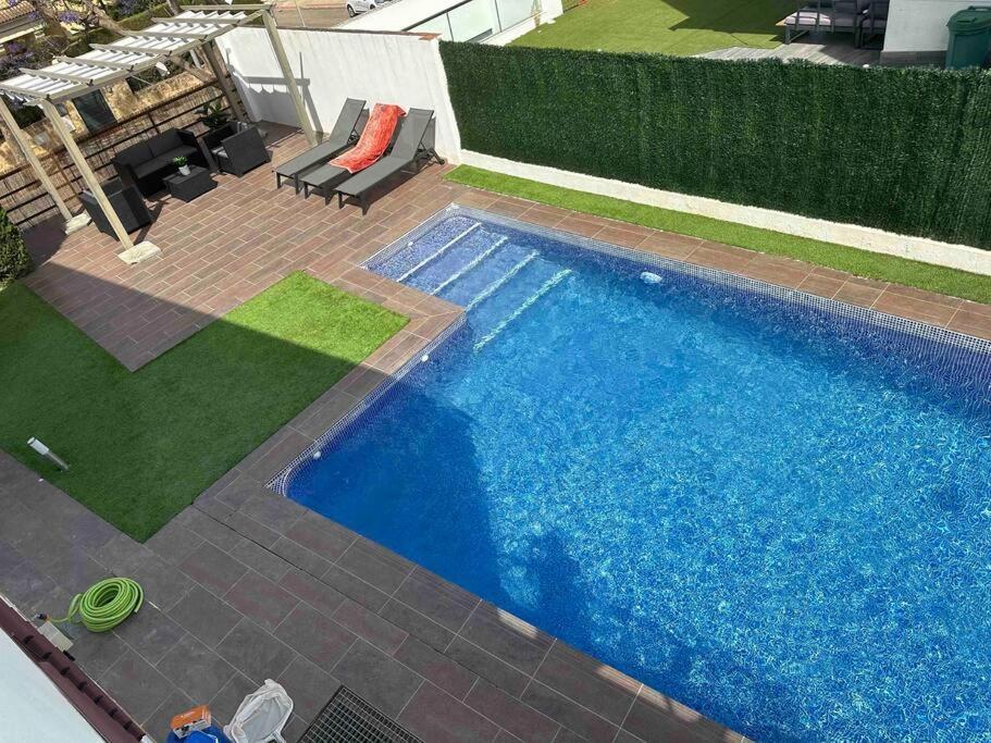Modern 5-Bedroom Villa With Pool Montequinto Zewnętrze zdjęcie