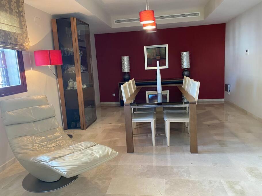 Modern 5-Bedroom Villa With Pool Montequinto Zewnętrze zdjęcie